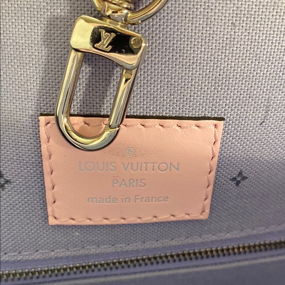 LV Pastel Giant Monogram Escale OnTheGo GM Silver Hardware, 2020 #FL0270 - Picture 4 of 12